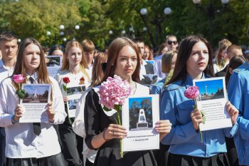 «Часовые памяти» прошли по площади Благовещенска в 77-ю годовщину окончания Второй мировой