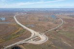 На подходах к новому мосту через Зею в Благовещенске строители завершили монтаж пролётов путепровода