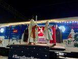 Тысячи жителей Белогорска встретили поезд Деда Мороза вечером 12 ноября