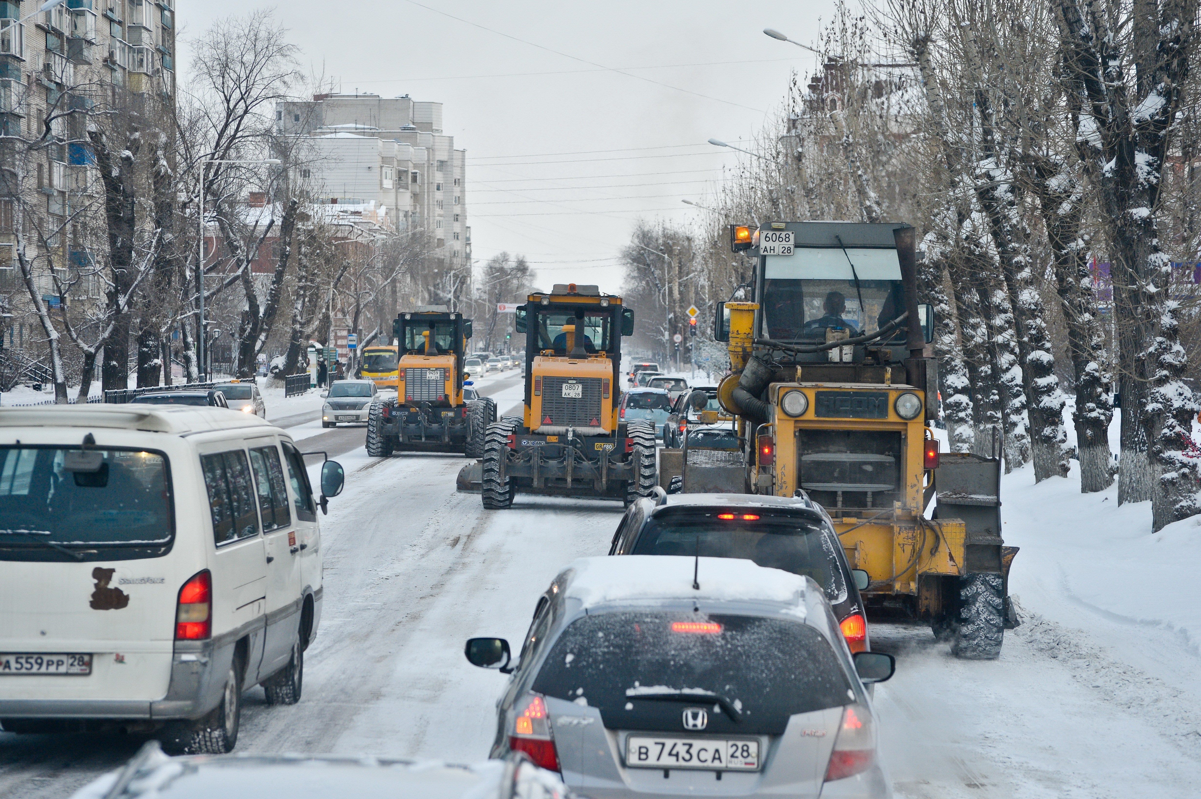 Более 1 000 тонн реагента потратили на борьбу с гололедом в Благовещенске в  ноябре 2022 года — Амурская правда, новости Благовещенска и Амурской области