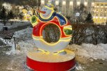 Снеговики, гирлянды и светящиеся шары: как Благовещенск украшают к Новому году