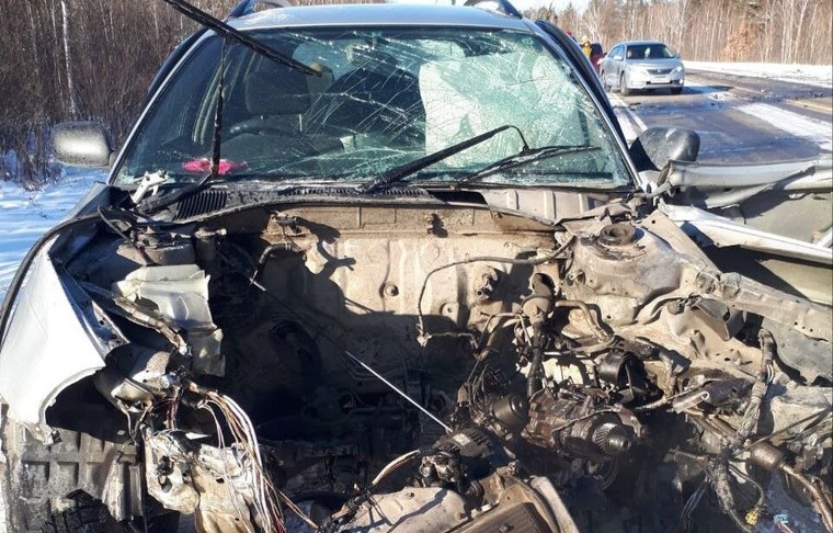Четырехмесячный ребенок пострадал в ДТП по дороге в аэропорт Благовещенска / Серьезная авария произошла в четверг, 1 декабря, на трассе в сторону аэропорта Благовещенска. Toyota Caldina столкнулась с BMW X3. В результате ДТП пострадал четырехмесячный ребенок. 
