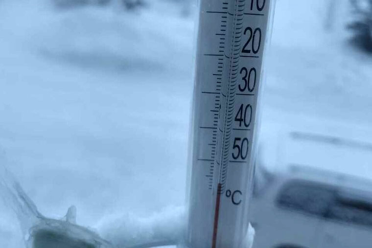 Домашние термометры в Тынде зафиксировали -60 градусов. Фото читателей АП