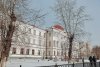 Памятники и деревья на территории Алексеевской гимназии сохранят во время капремонта стадиона