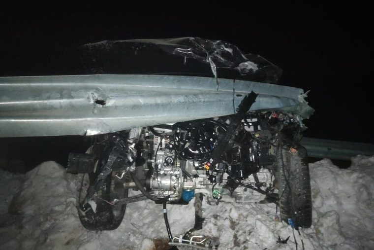В Свободненском районе три человека пострадали в ДТП на федеральной трассе / На федеральной автодороге «Амур» в Свободненском районе столкнулись Toyota Prius и Kia K3. ДТП произошло 31 января в 18 часов, пострадали три человека. 