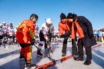 Как прошел российско-китайский хоккейный матч на Амуре (фоторепортаж)