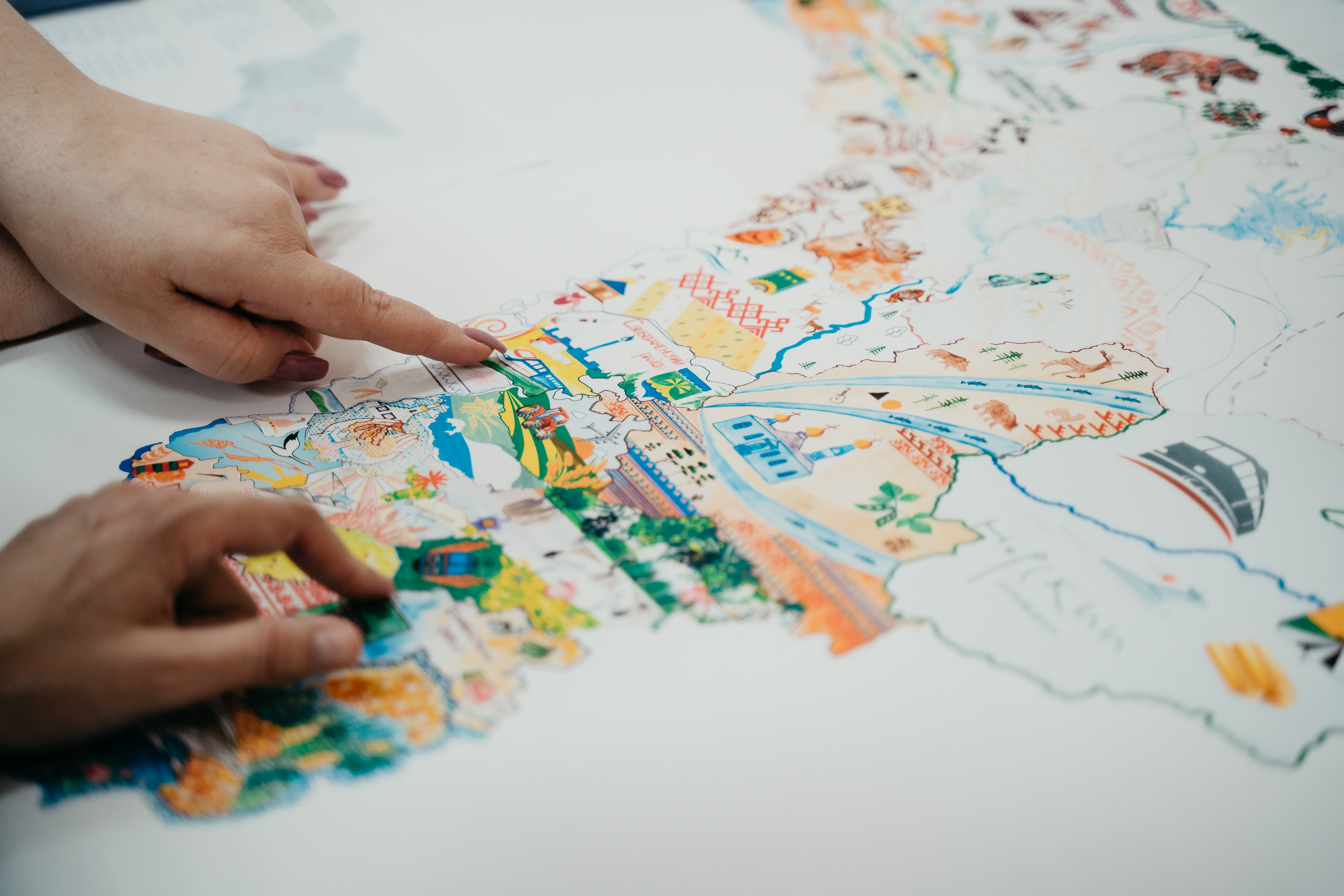 Трехметровую карту Приамурья вышьют амурские мастерицы к 165-летию региона. Фото: Оксана Шишенко