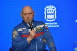 Космонавт Олег Артемьев встретился со школьниками Белогорска