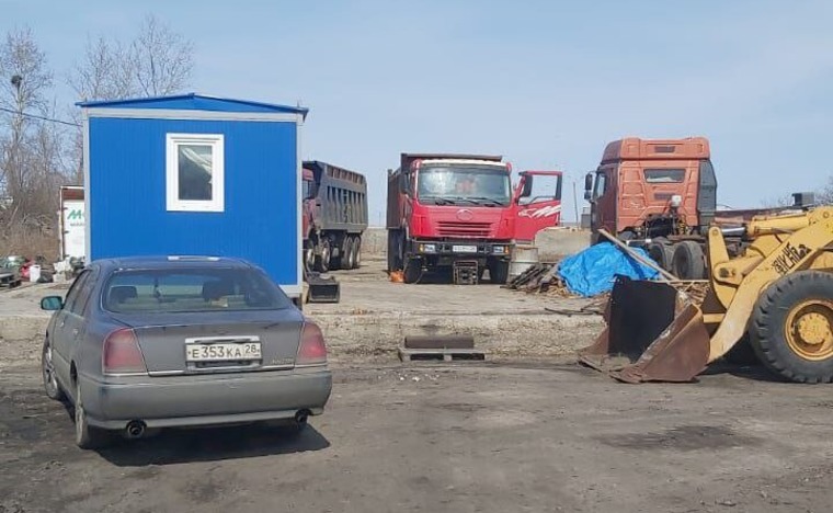Амурчанин открыл цех по ремонту большегрузов на дальневосточном гектаре. Фото: amurobl.ru