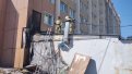 В центре Благовещенска 24 апреля загорелся гараж — пристройка к гостинице. Скриншот видео