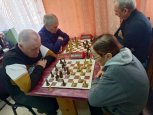 Амурские ветераны сыграли в шахматы в преддверии Дня Победы