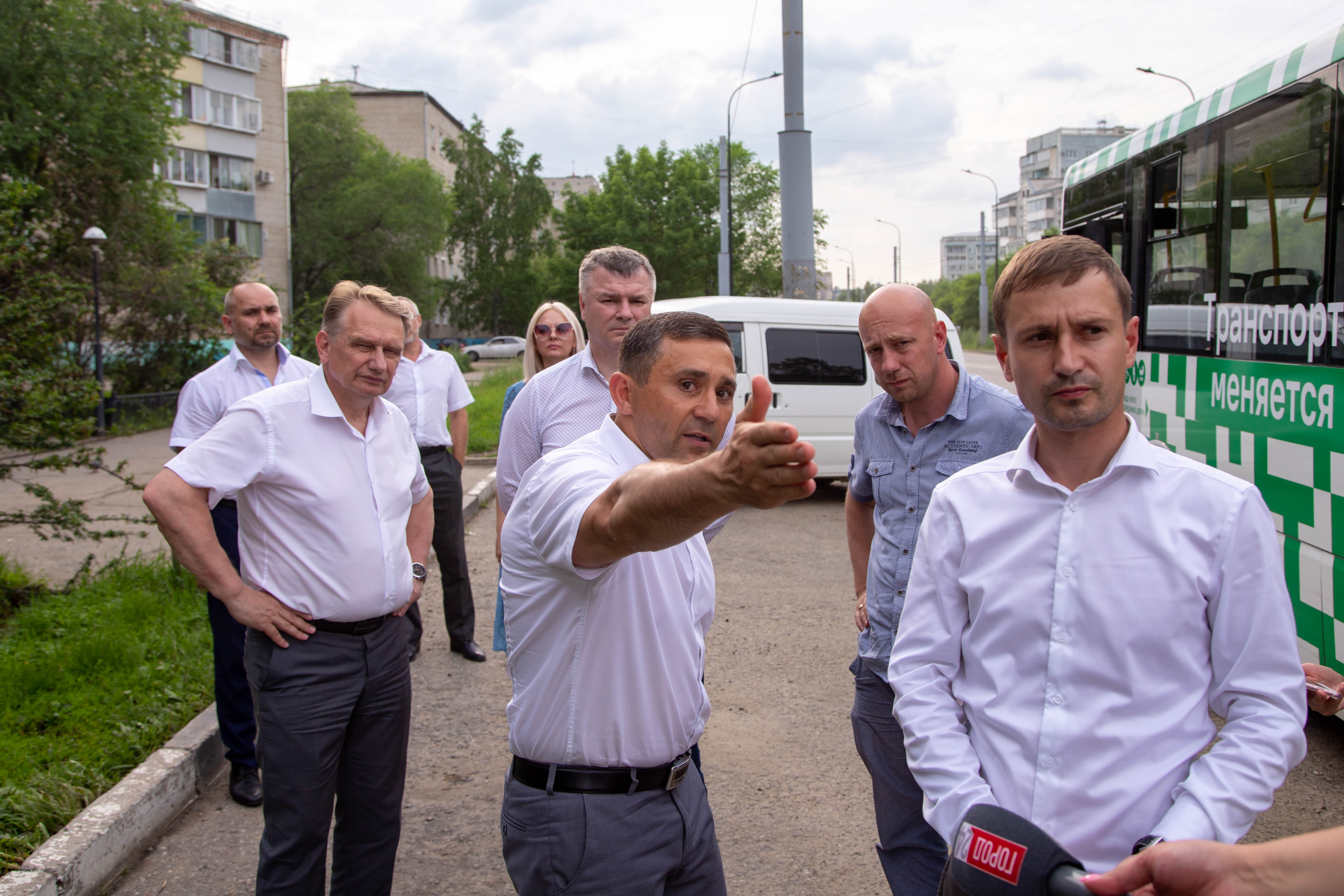 Олег Имамеев отчитал блок ЖКХ Благовещенска за плохую работу на дорогах города. Фото: admblag.ru