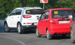 Начинающих амурских водителей штрафуют за отсутствие желтой наклейки на машине