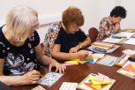 «Доброта» научит амурских пенсионеров ментальной арифметике и живописи