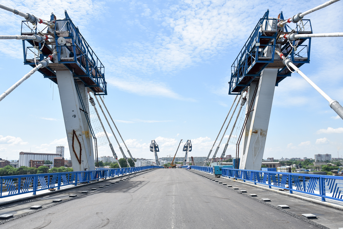 Возведение нового моста через Зею выходит на финишную прямую. Фото: Алексей Сухушин