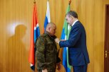 Губернатор Василий Орлов вручил медали участникам спецоперации из Белогорска