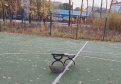 Вандалы сломали скамейку в Белогорске. Фото: t.me/belogorskinfo
