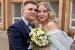 «Он не инвалид, он мой герой»: медик из Благовещенска вышла замуж за раненого бойца СВО