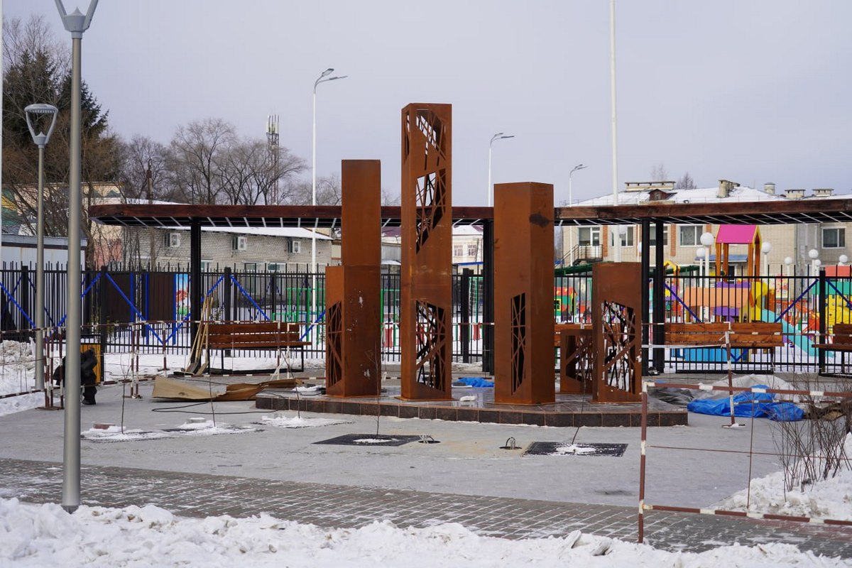 В сквере ветеранов боевых действий в Свободном устанавливают памятник. Фото: t.me/news_svobodniy