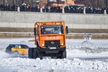 На ледовых ралли по Амуру впервые в занос пустили уникальный «Урал»: репортаж со зрелищных гонок
