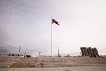 В Благовещенске из-за предстоящего ветра спустили флаг на набережной