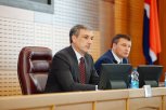От отопительного сезона до строительства крематория: Василий Орлов ответил на вопросы депутатов
