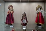 Жителей Амурской области позвали оценить сарафаны на куклах