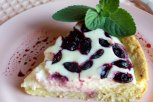 7 рецептов с жимолостью: два пирога, кекс, вареники и витаминный морс