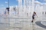 На набережной Амура в Благовещенске вновь открыли аллею фонтанов и закрыли часть детской площадки