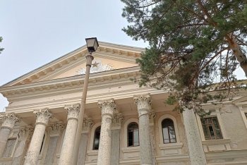 Как идет реконструкция здания АОДНТ в Благовещенске: репортаж изнутри бывшего Дома офицеров