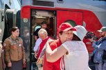 Эстафетный поезд с ветеранами-строителями БАМа встретили на вокзале Тынды