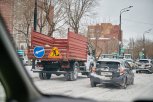 С благовещенских улиц грейдерами снимают снежный накат