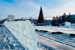 Три горки и десять ледяных фигур: новогодний городок в Белогорске откроют 28 декабря