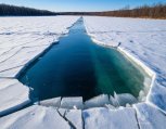 На Зейском водохранилище   под лед провалился грузовик