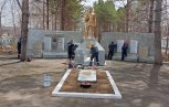 Амурские электрические сети благоустроили памятники Победы