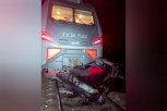 На железной дороге в Ромненском округе погиб водитель легкового автомобиля