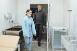 «Работать нравится»: молодой фельдшер показала сельский ФАП губернатору Приамурья