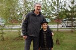 Верьте в себя и не торопитесь взрослеть: Василий Орлов поздравил юных амурчан с праздником