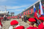 Благовещенск в первый день лета встретил уникальный агитпоезд Минобороны России