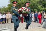 В Благовещенске возложили цветы к памятникам основателей города