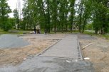 До конца сентября тропы в сквере амурского Новорайчихинска выложат тротуарной плиткой