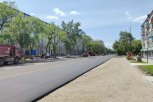 В Благовещенске на очередном участке улицы Ленина завершают устройство нижнего слоя асфальта