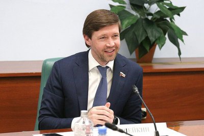 Сенатор Артем Шейкин поздравил амурчан с Днем России