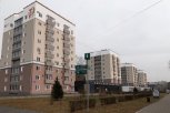 Многоквартирному дому в центре Благовещенска при обновлении фасада оставят советские серп и молот