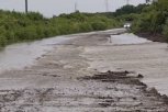 Из-за сильных дождей в Завитинском округе вода вышла на три участка дороги