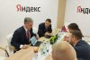 Василий Орлов обсудил безопасность поездок на такси для амурчан с представителем «Яндекс Такси»