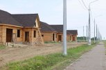 Десять коттеджей и 12 квартир: в Ивановке идет большая стройка по федеральной программе