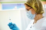 Для жителей Приамурья старше 60 лет привезли вакцину от опасной бактерии