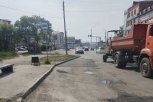 Мэр Благовещенска поручил ремонтировать дороги в две смены