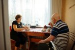 Более 100 амурчан помогли пожилым людям обрести семью